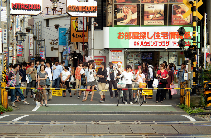 Rail crossings can be hazardous for pedestrians and drivers (Source: © Gregory Brault | Dreamstime.com)