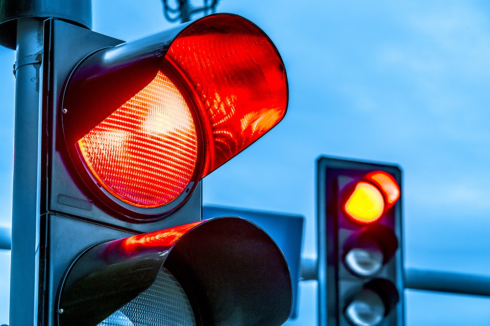 MIBs are a key element in traffic light control © Monticelllo | Dreamstime.com