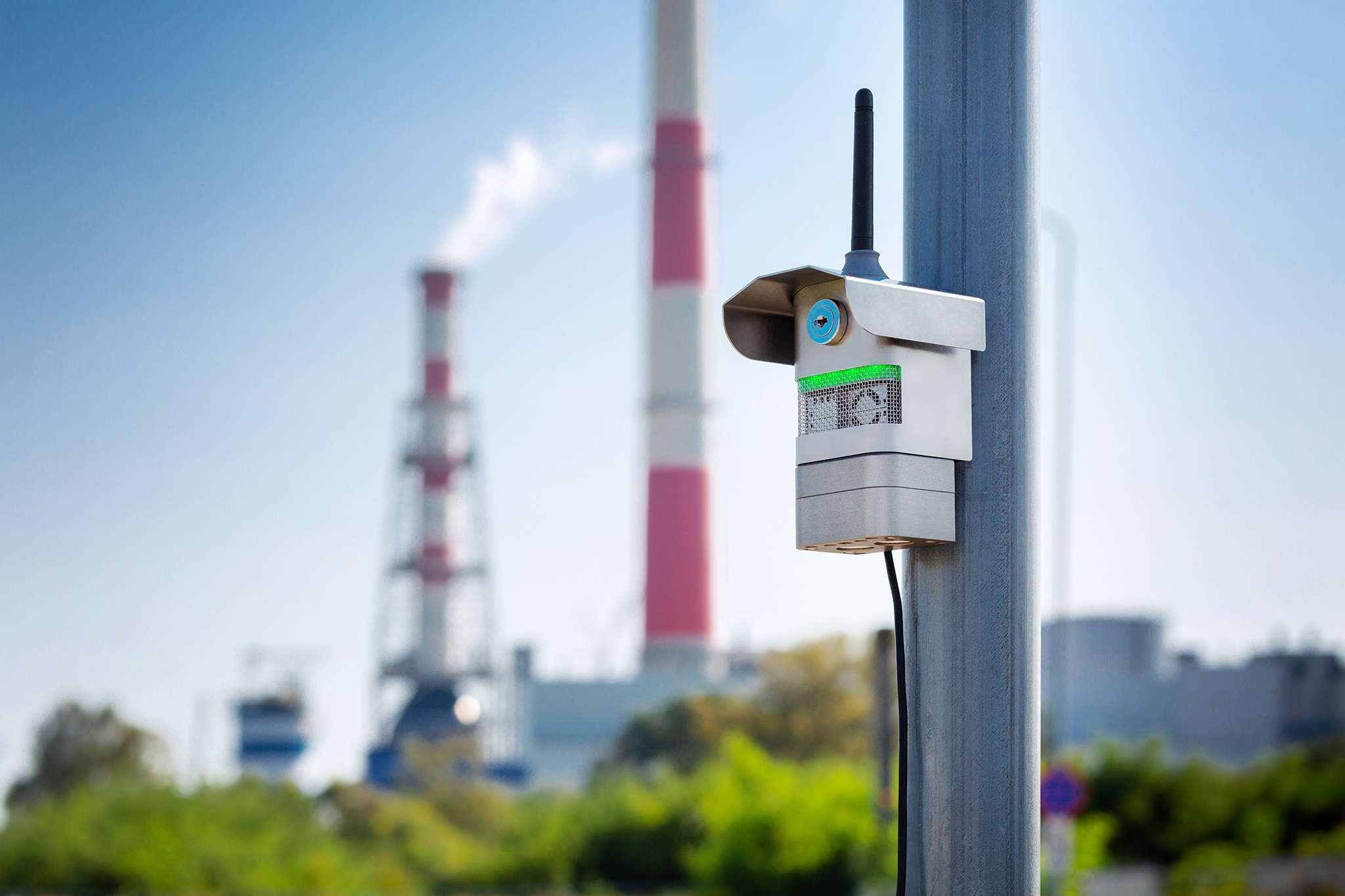 Airly sensor decarbonisation city pollution wellbeing health