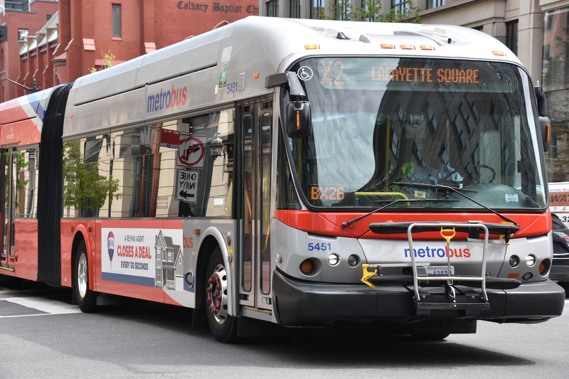 AI bus camera enforcement road safety © Ritu Jethani | Dreamstime.com