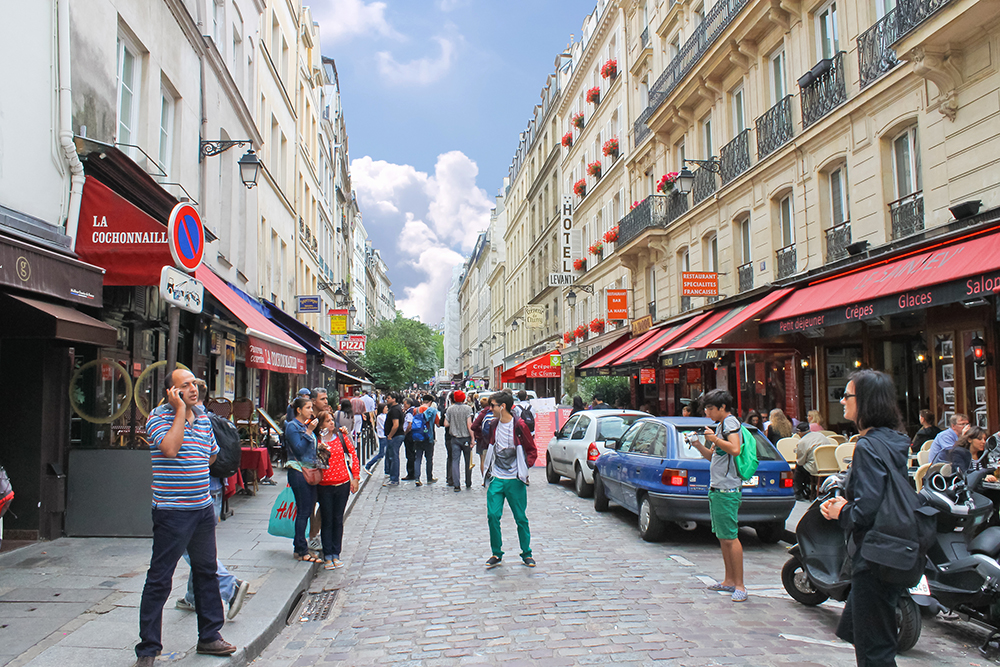 Paris: a genuine 15-minute city already? © Nicknickko | Dreamstime.com