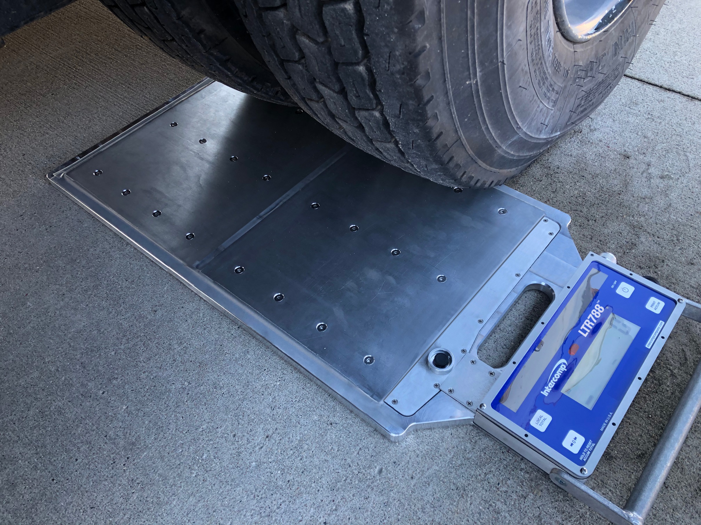 weigh motion truck scale (image: Intercomp)