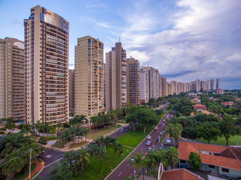 Smart city Brazil traffic signage © Maílson Pignata | Dreamstime.com