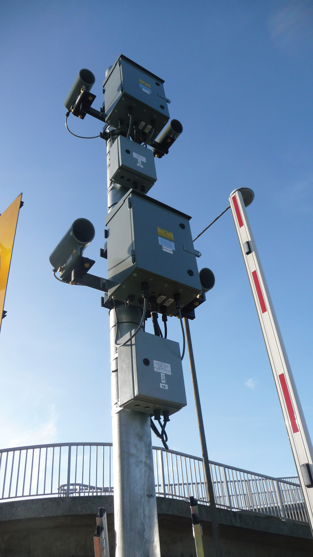  Coeval overheight vehicle detection on the Blackwall Tunnel approach