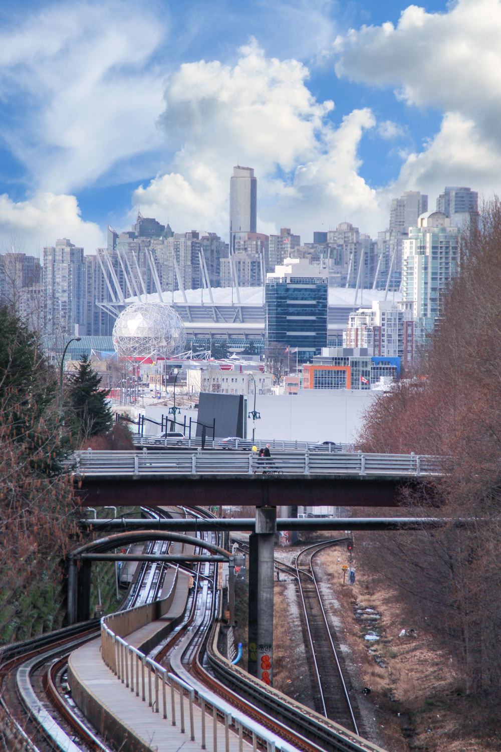 Vancouver’s SkyTrain connects the airport to downtown © Byungsuk Ko | Dreamstime.com