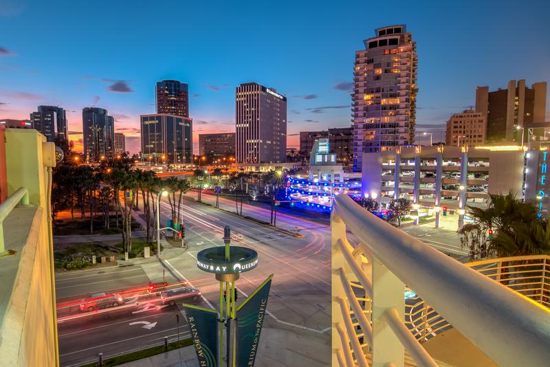 Daimler Mercedes-Benz Long Beach Xtelligent intersection traffic signal timing connected vehicles