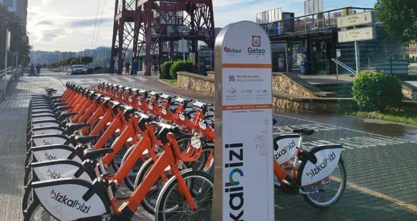 Bilbao e-bikes micromobility decarbonisation (image: Nextbike by Tier)