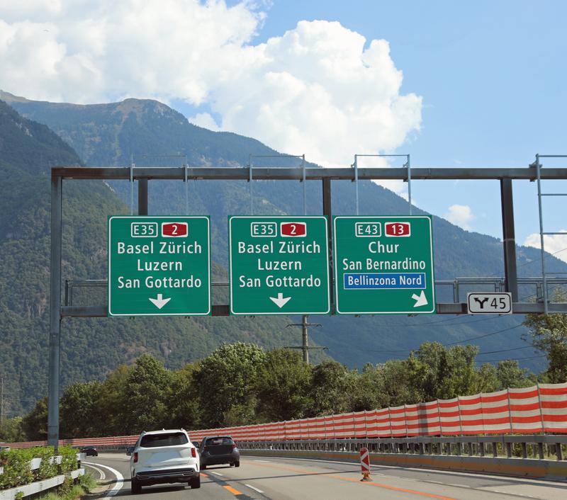 Tolling Switzerland trucks GNSS data processing © Fedecandoniphoto | Dreamstime.com