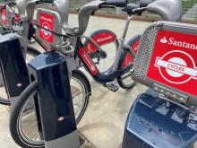 Santander cycles London decarbonisation active travel green economy (© ITS International)