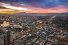 Vegas baby bus rapid transit hydrogen © Victormro | Dreamstime.com